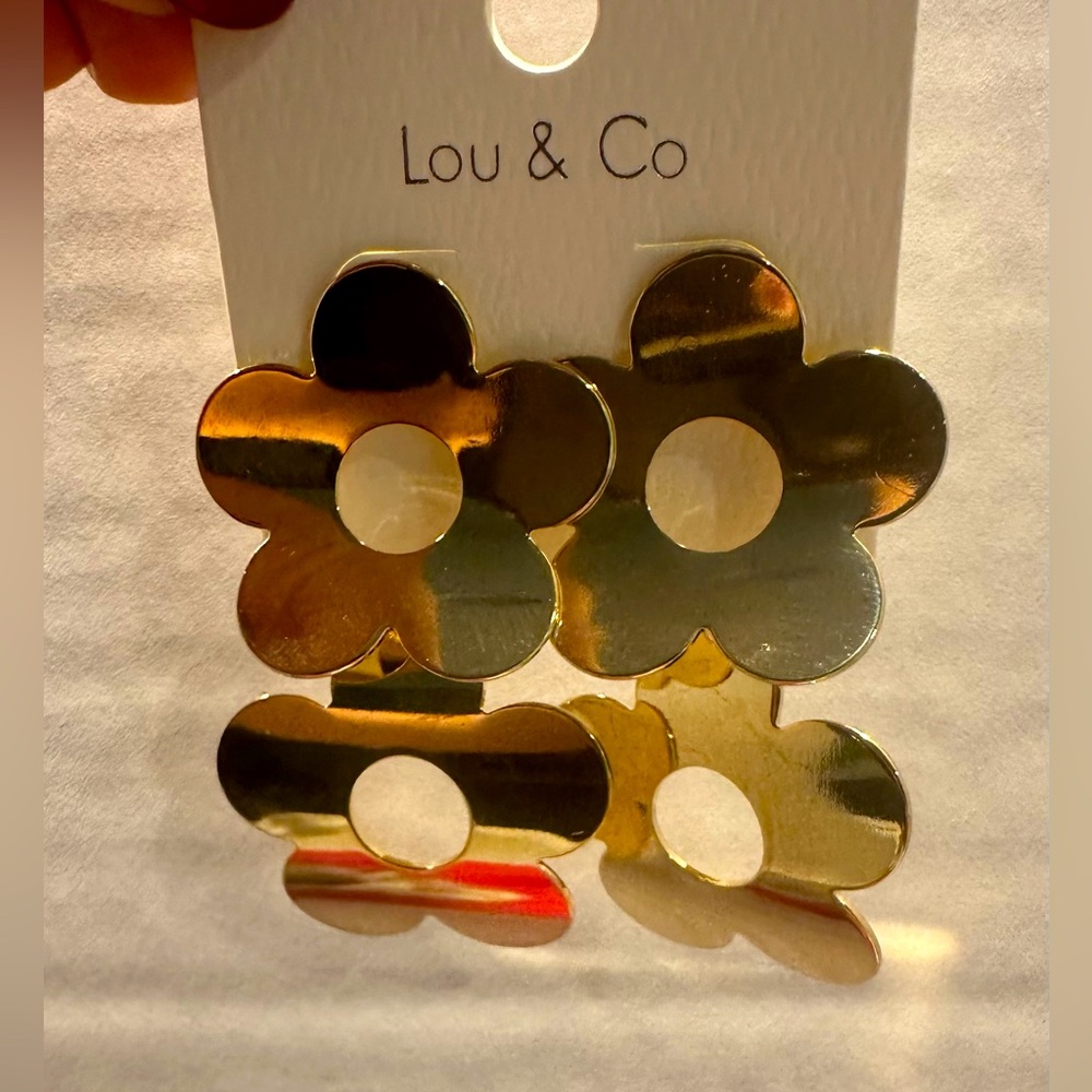 NWT. Lou & Co Earrings! Gold Color Flower Dangle Jewelry! Love these! Pi…